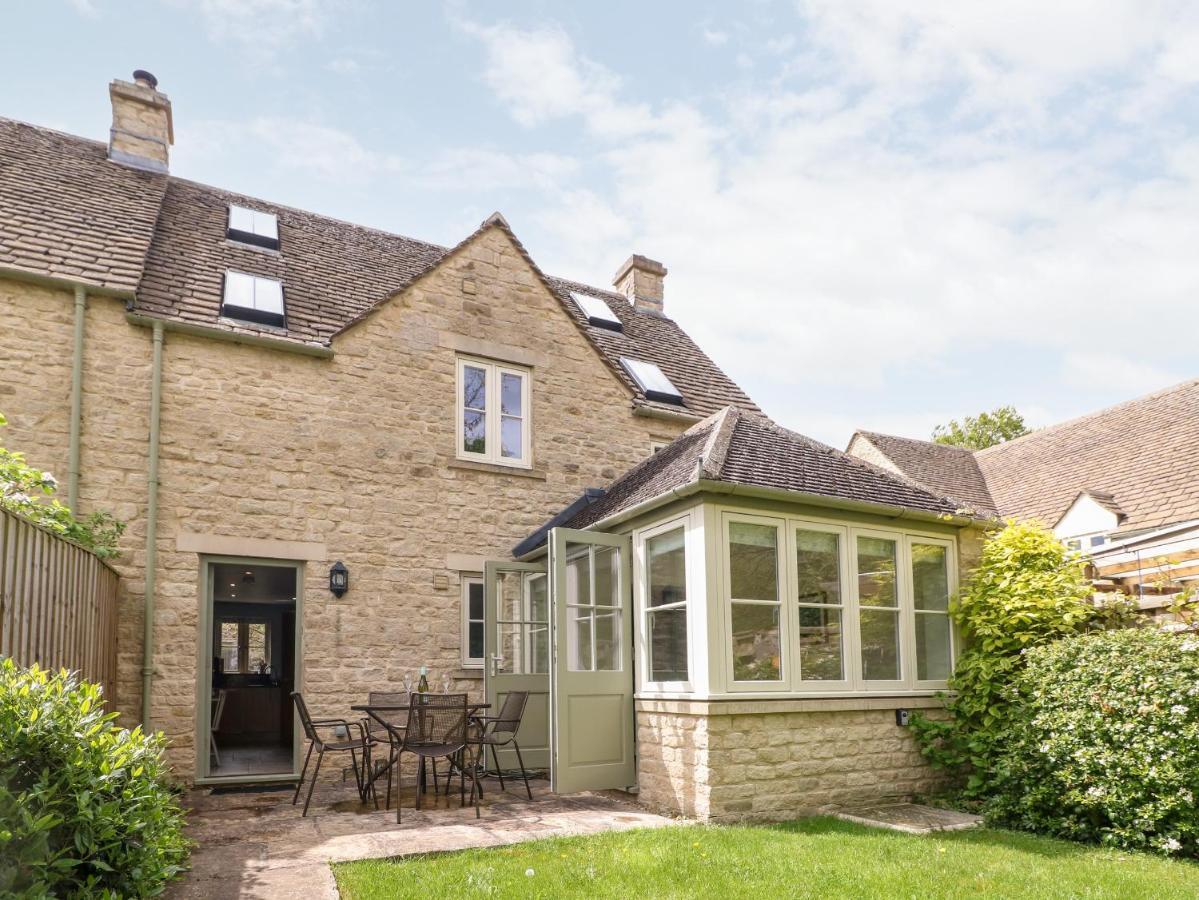 3 Painters Field Villa Cirencester Eksteriør billede